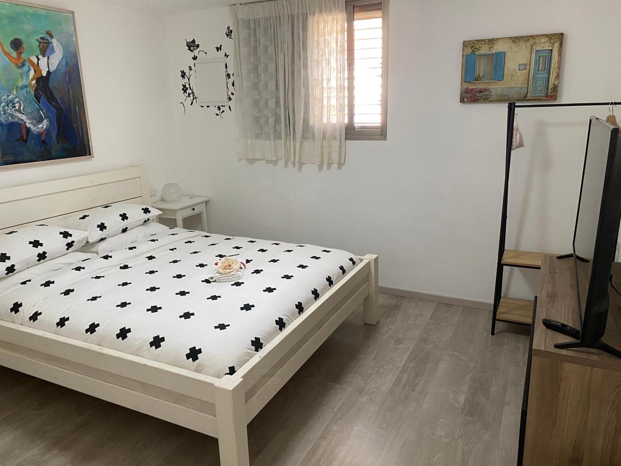 בין יער לים Villa Shelomi Værelse billede