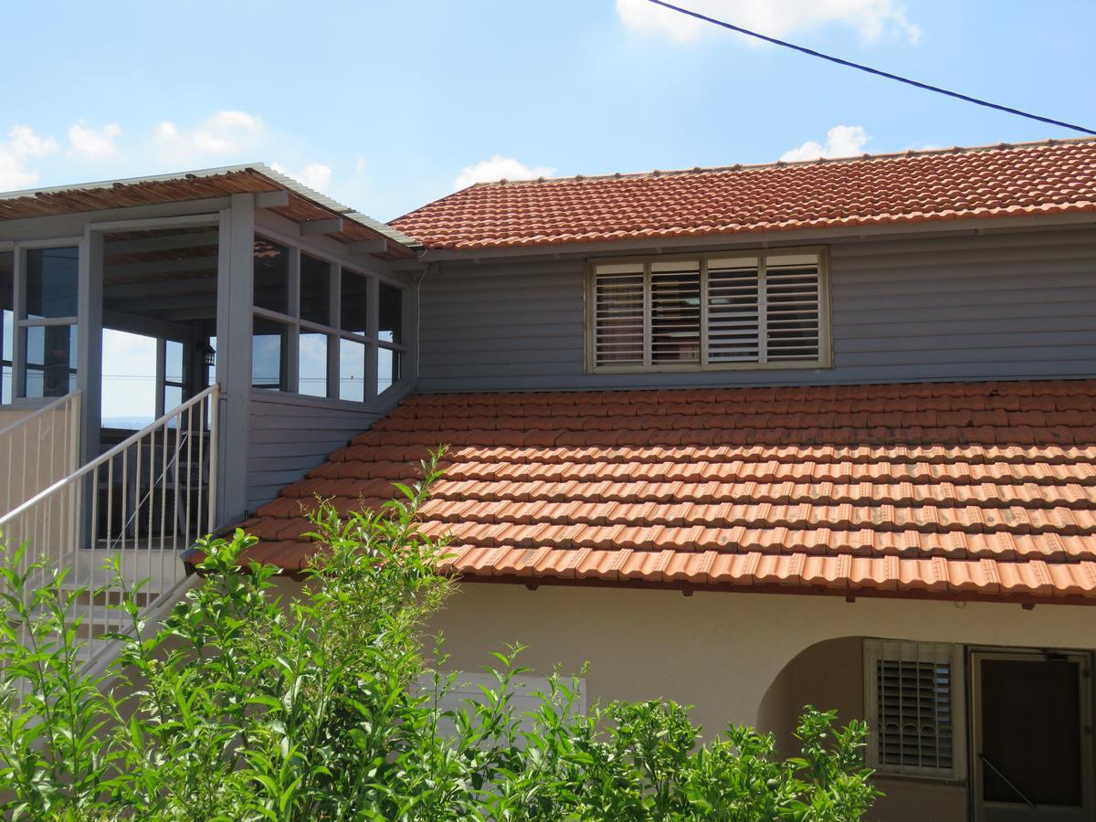 בין יער לים Villa Shelomi Eksteriør billede